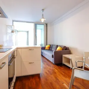  Appartamento Cozy With Spacious Veranda