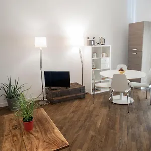 Renovated Flat Near Duomo - Lamarmora Apartamento